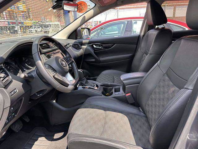 Used 2022 Nissan Rogue Sport SV w/ Technology Package AWD/4WD image 11