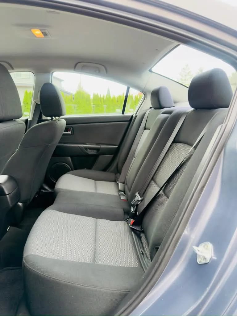 Used 2008 MAZDA MAZDA3 i Touring FWD image 10