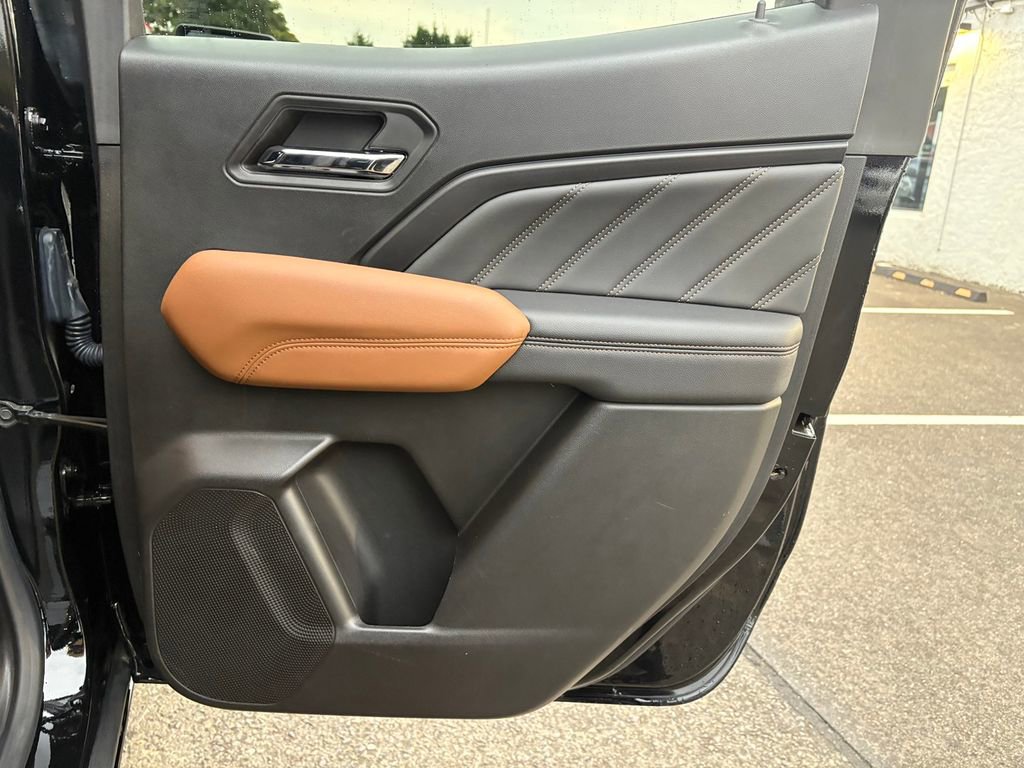 Used 2024 GMC Canyon AT4 image 31