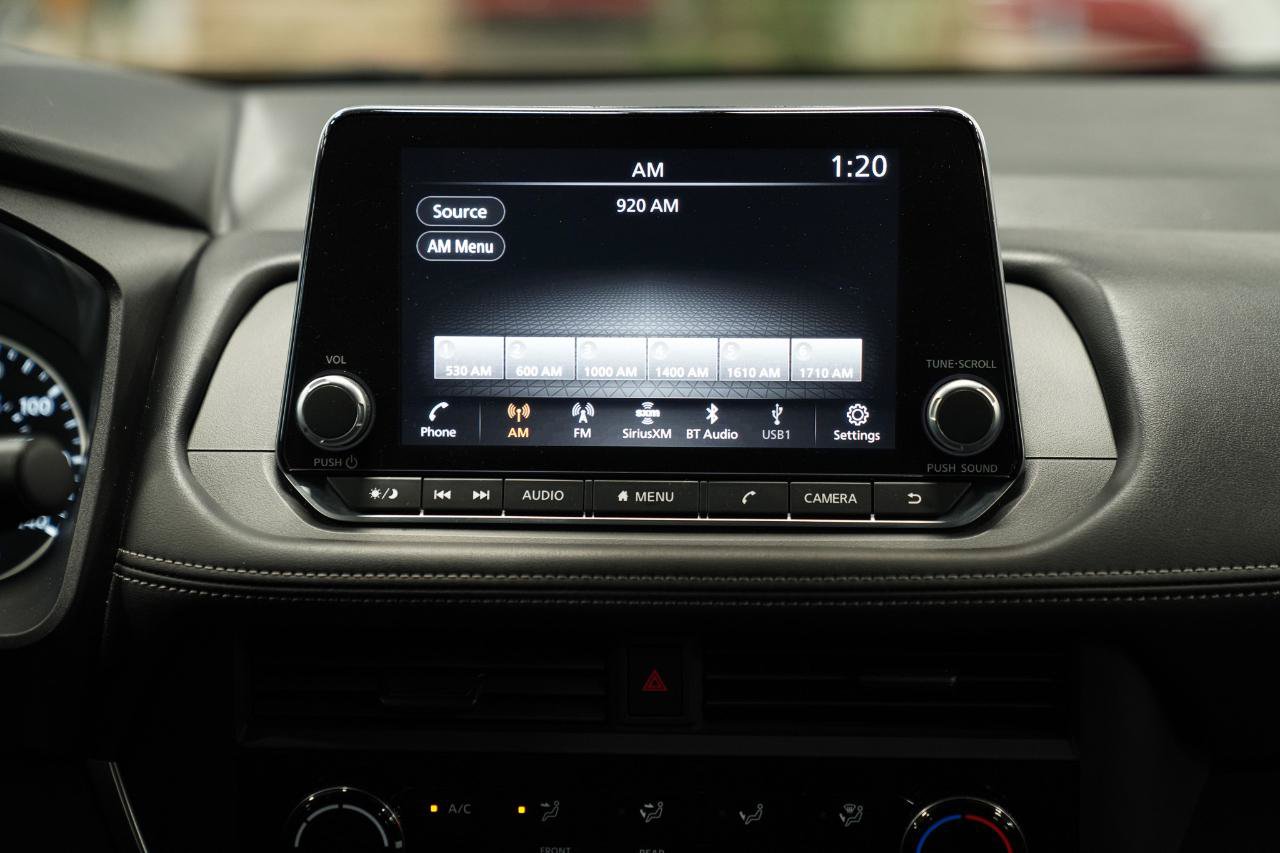 Used 2024 Nissan Rogue S AWD/4WD image 34