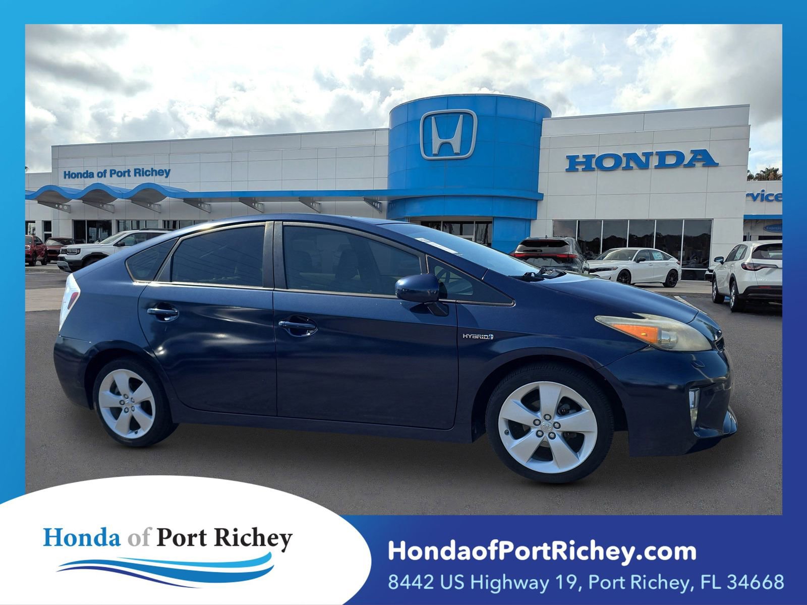 Used 2015 Toyota Prius Five FWD image 1