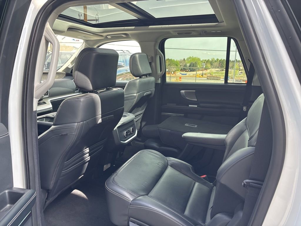 Used 2025 Ford Expedition Max Platinum AWD/4WD image 8