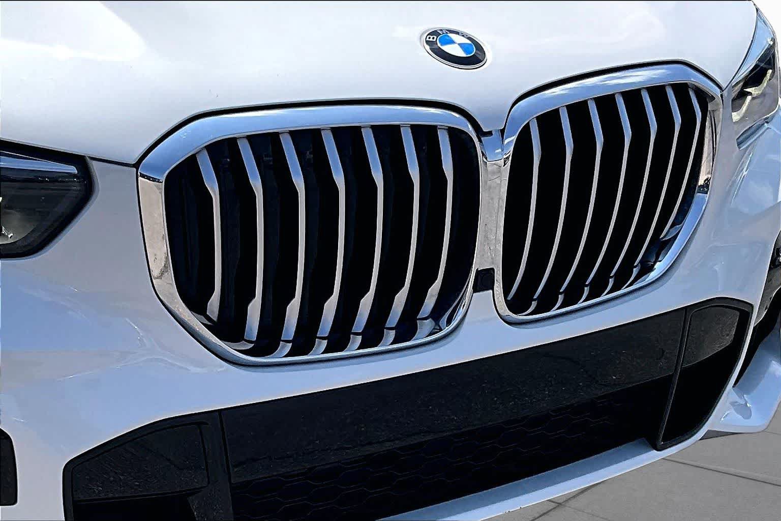 Used 2022 BMW X5 sDrive40i w/ M Sport Package RWD image 30