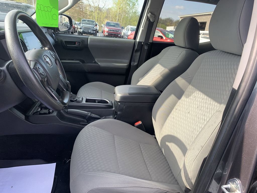 Used 2022 Toyota Tacoma SR image 11