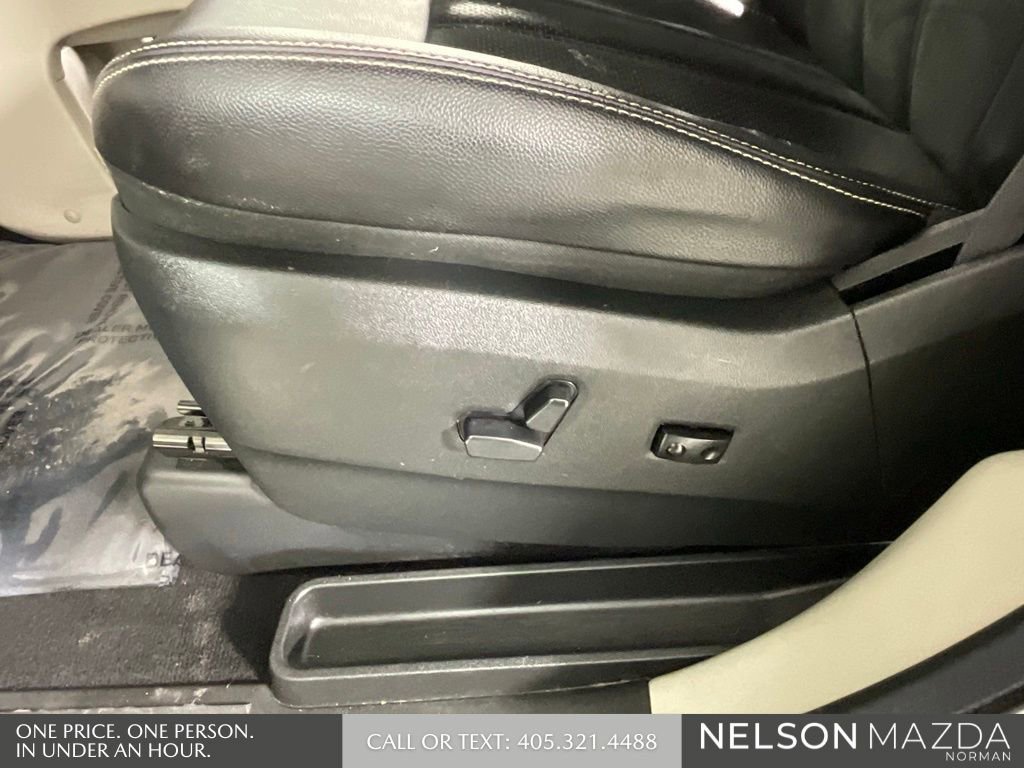Used 2018 Dodge Grand Caravan SXT image 23