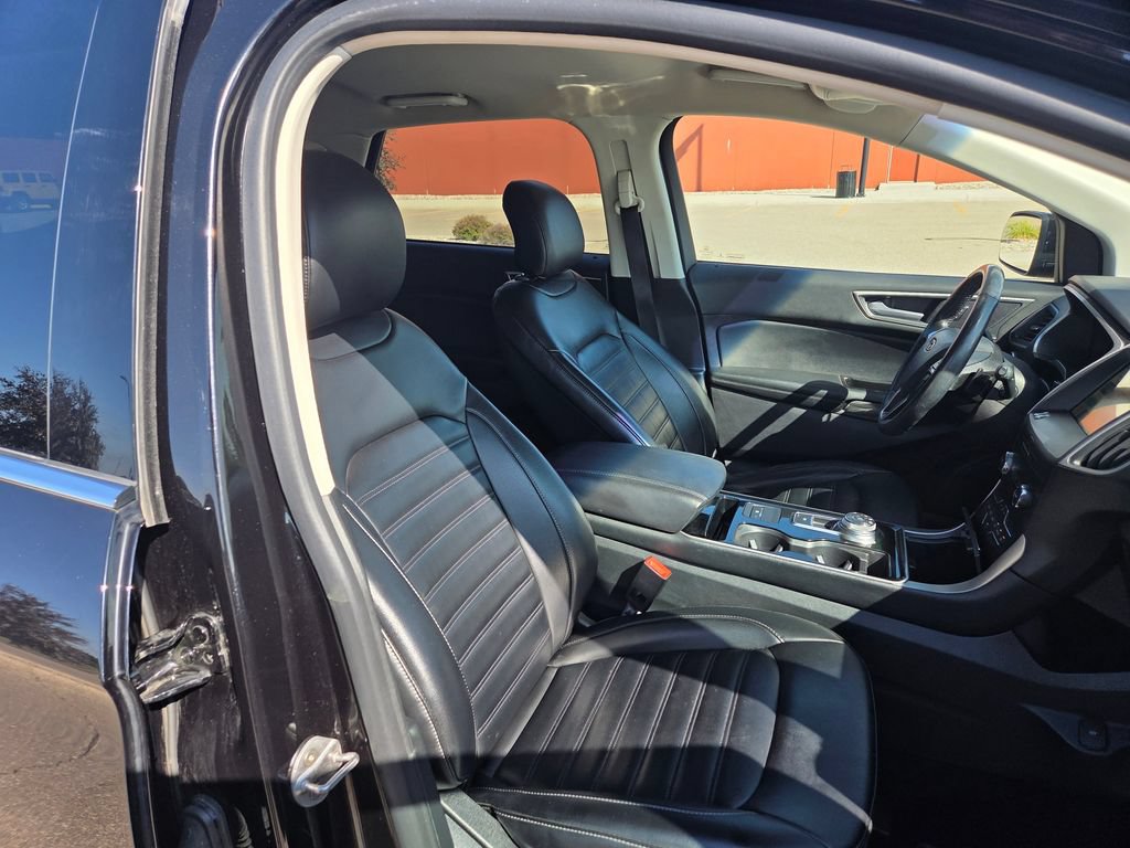 Used 2019 Ford Edge SEL w/ Cold Weather Package AWD/4WD image 34