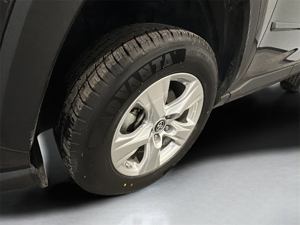 Used 2019 Toyota RAV4 XLE image 4