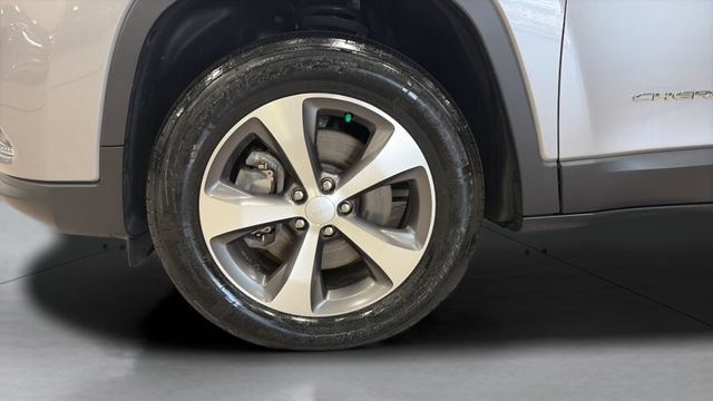 Used 2020 Jeep Cherokee Limited AWD/4WD image 28