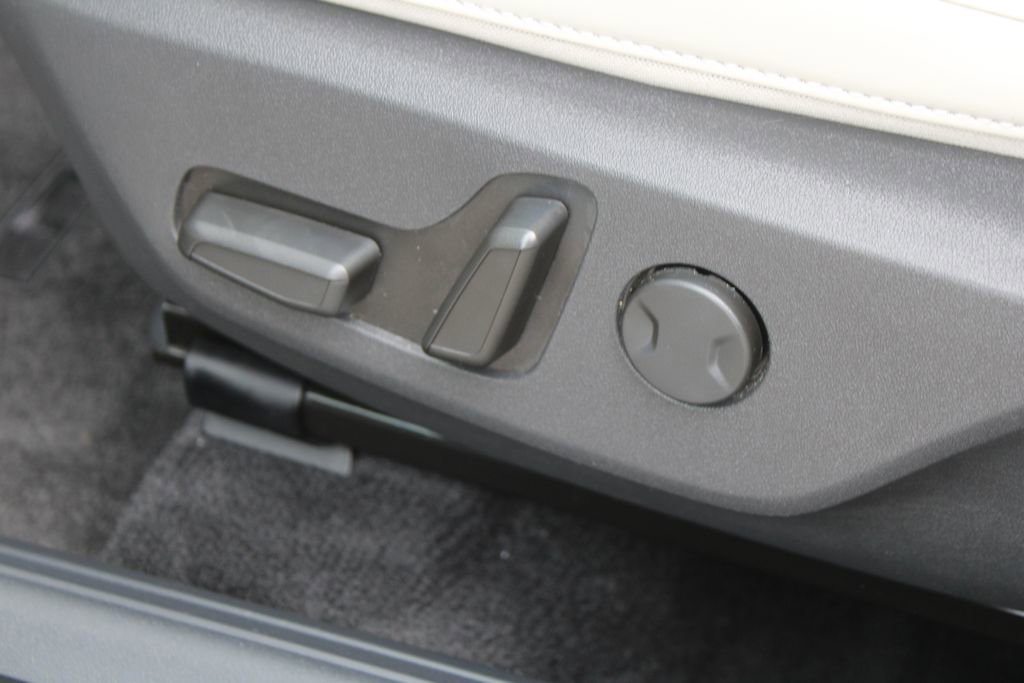 Certified 2024 Kia Niro EX image 23