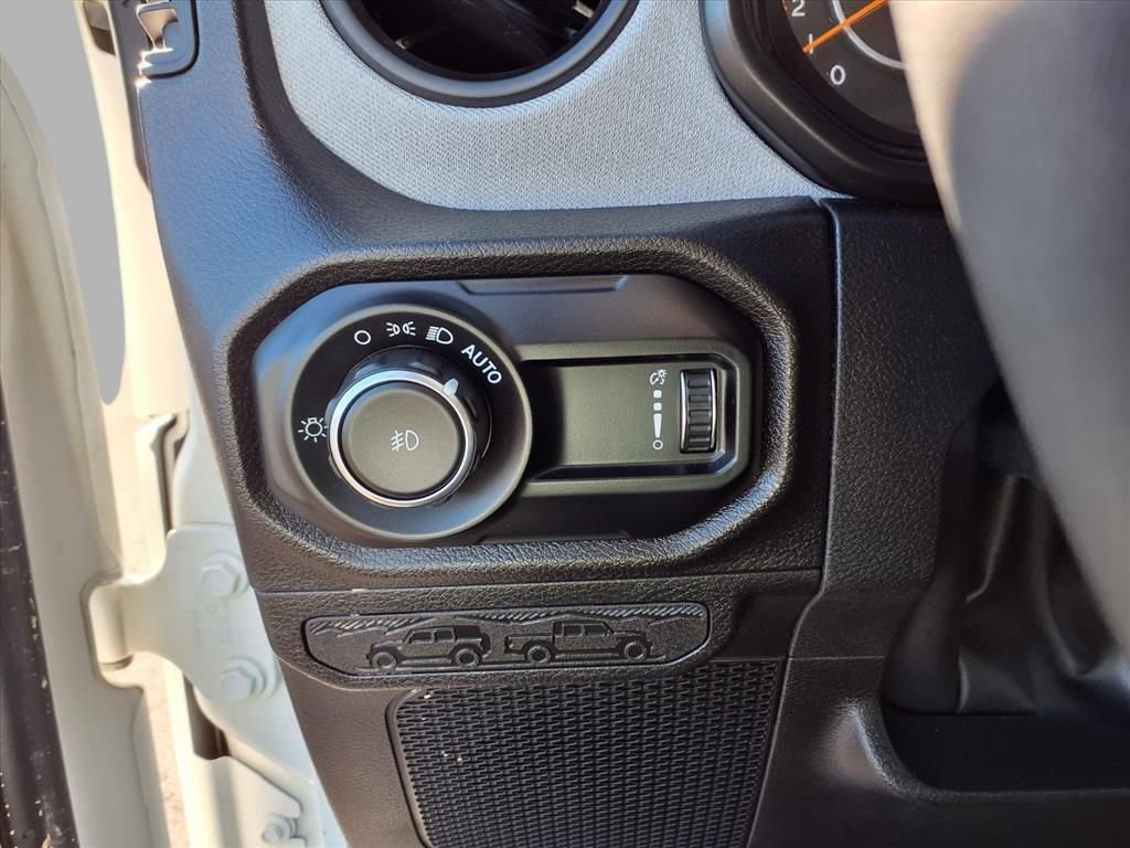 Used 2025 Jeep Wrangler Sport S image 14