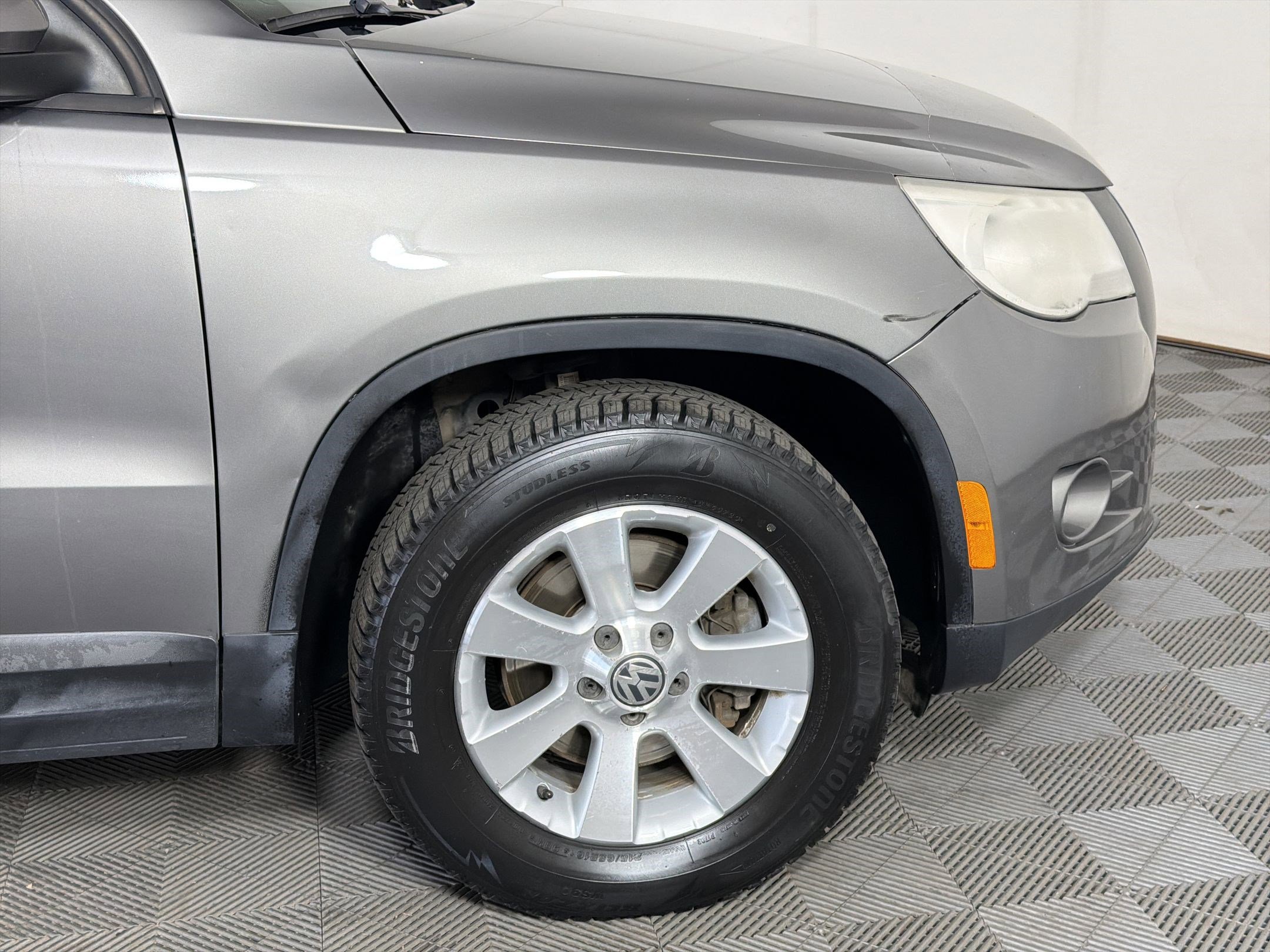 Used 2010 Volkswagen Tiguan S AWD/4WD image 12