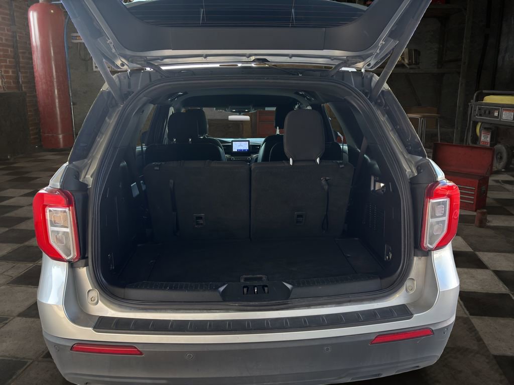 Used 2020 Ford Explorer XLT image 10