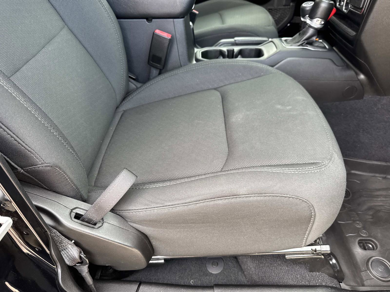 Used 2022 Jeep Wrangler Unlimited Sport image 11