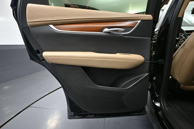 Used 2019 Cadillac XT5 Platinum AWD/4WD image 40