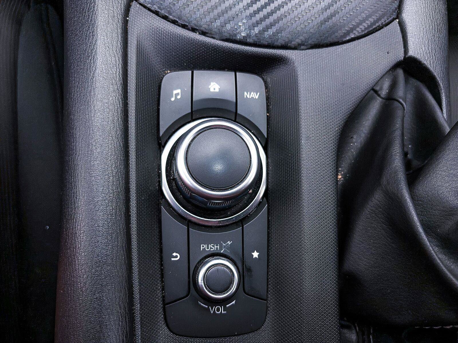 Used 2021 MAZDA MX-5 Miata Sport RWD image 28