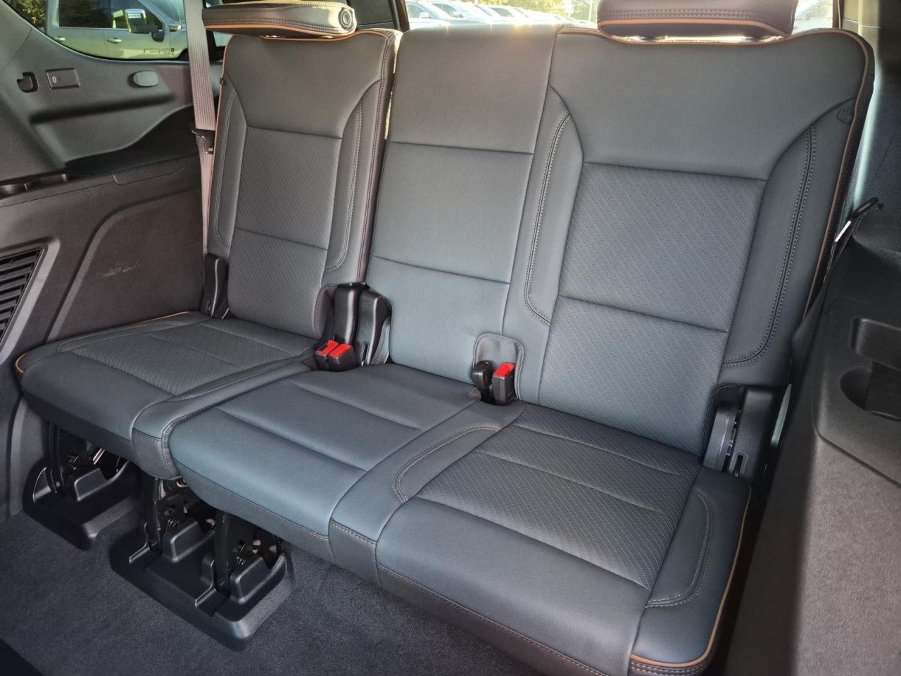 Certified 2026 GMC Yukon AT4 w/ AT4 Premium Package AWD/4WD image 15