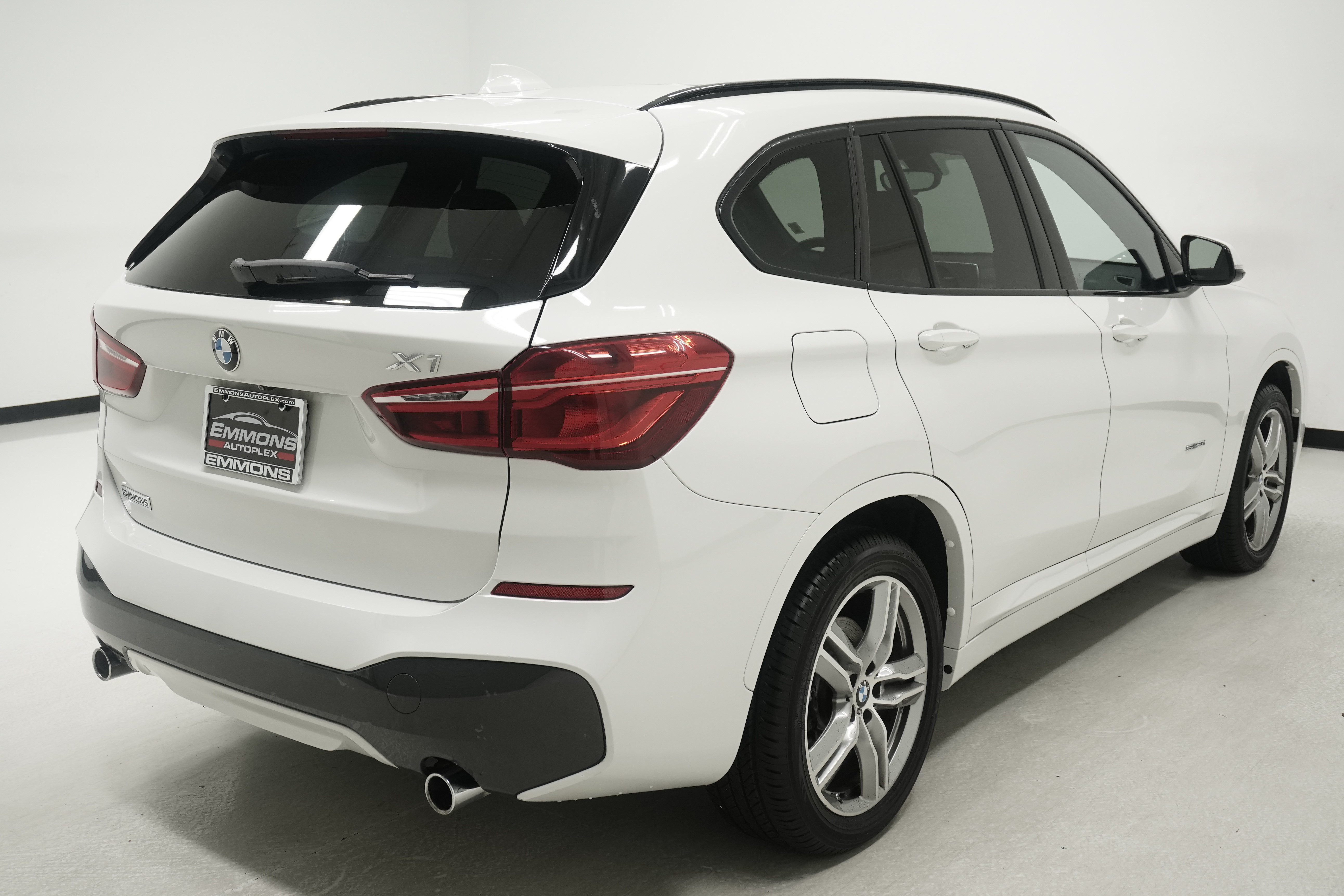 Used 2018 BMW X1 sDrive28i FWD image 2