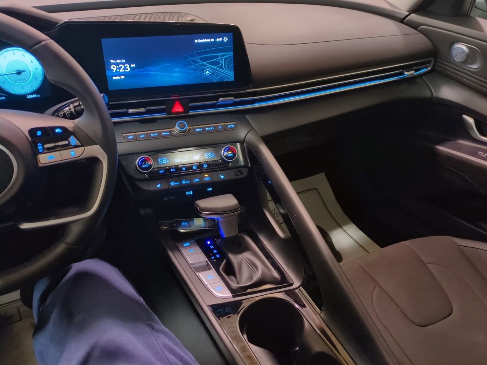 Certified 2024 Hyundai Elantra SEL w/ Convenience Package image 20