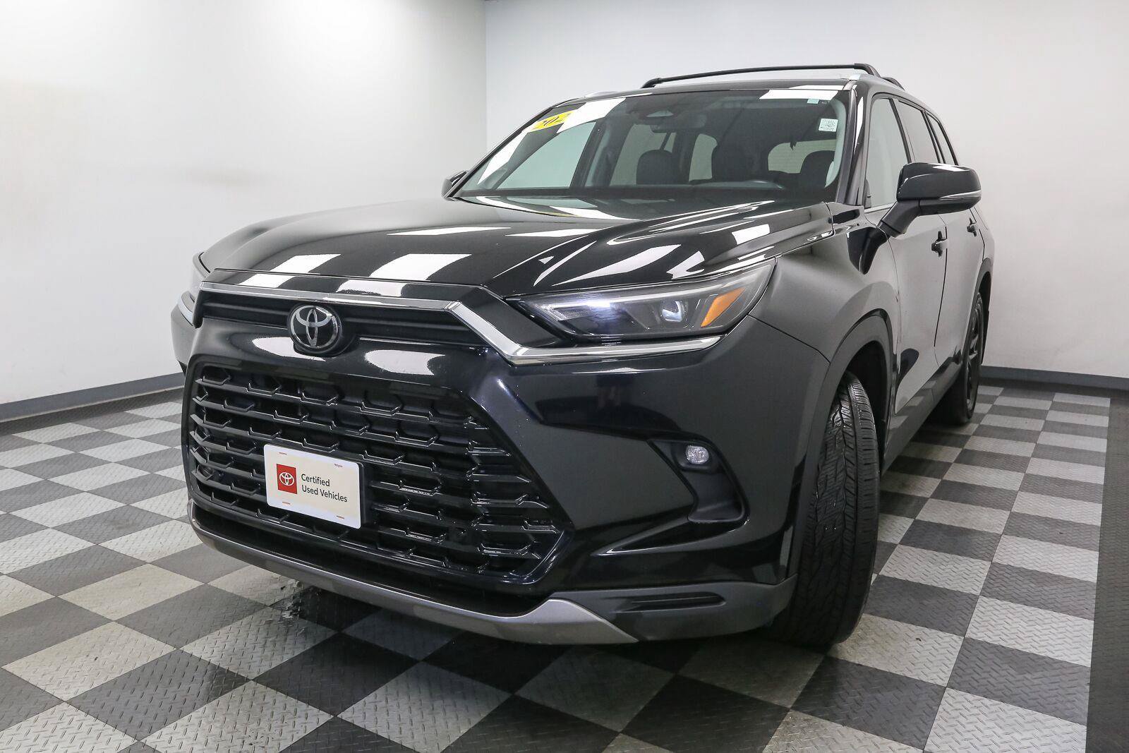 Certified 2024 Toyota Grand Highlander AWD image 5