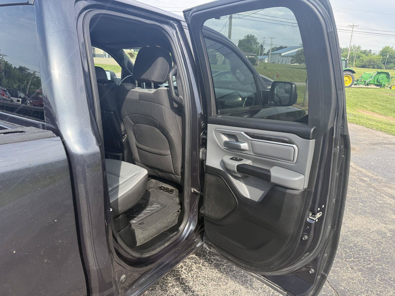Used 2021 RAM 1500 Big Horn AWD/4WD image 30