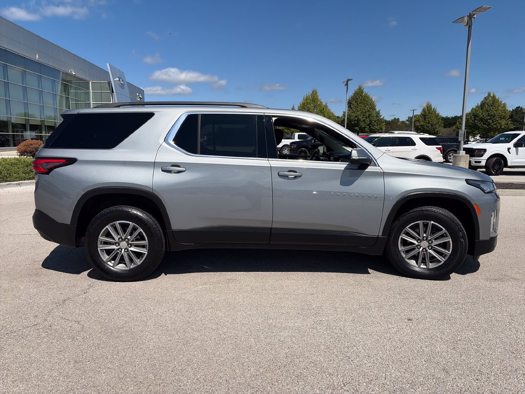 Used 2023 Chevrolet Traverse LT FWD image 8