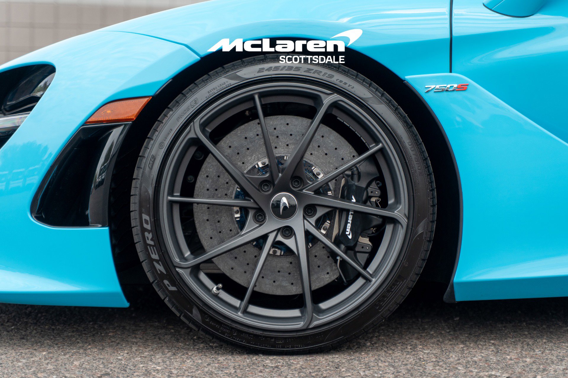 Used 2025 McLaren 750S Spider RWD image 27