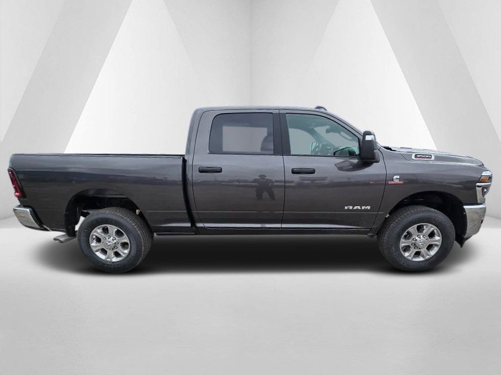 New 2026 RAM 3500 Big Horn AWD/4WD image 8