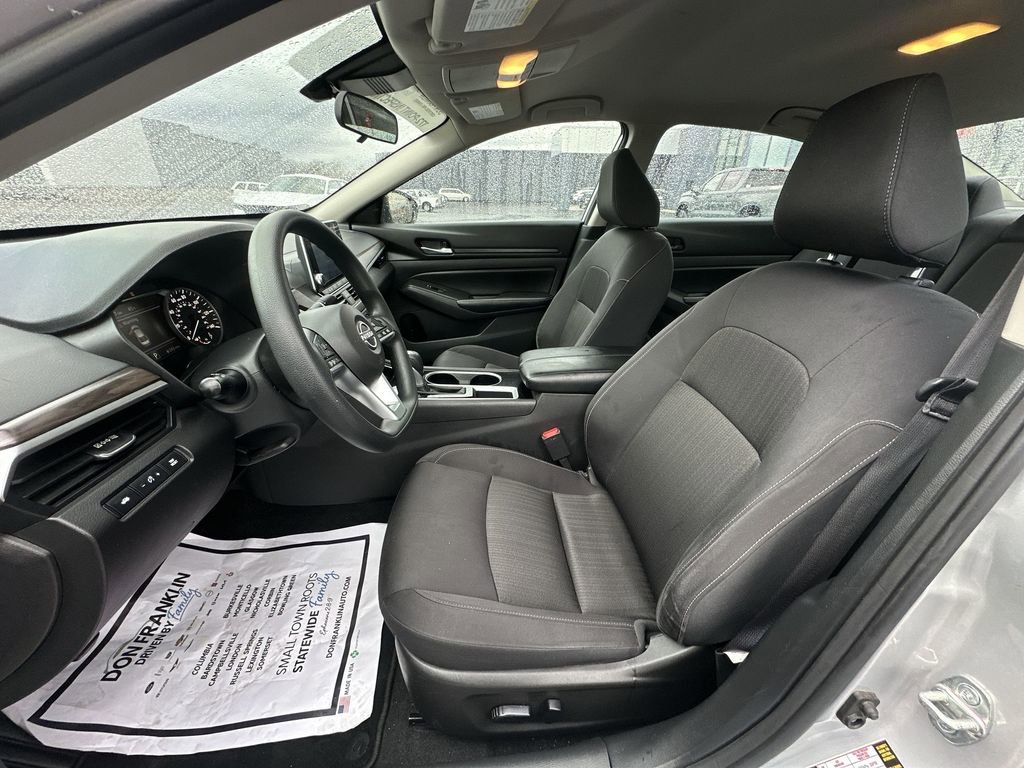 Used 2024 Nissan Altima 2.5 SV image 11