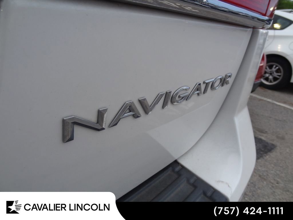 Used 2012 Lincoln Navigator L 2WD image 8