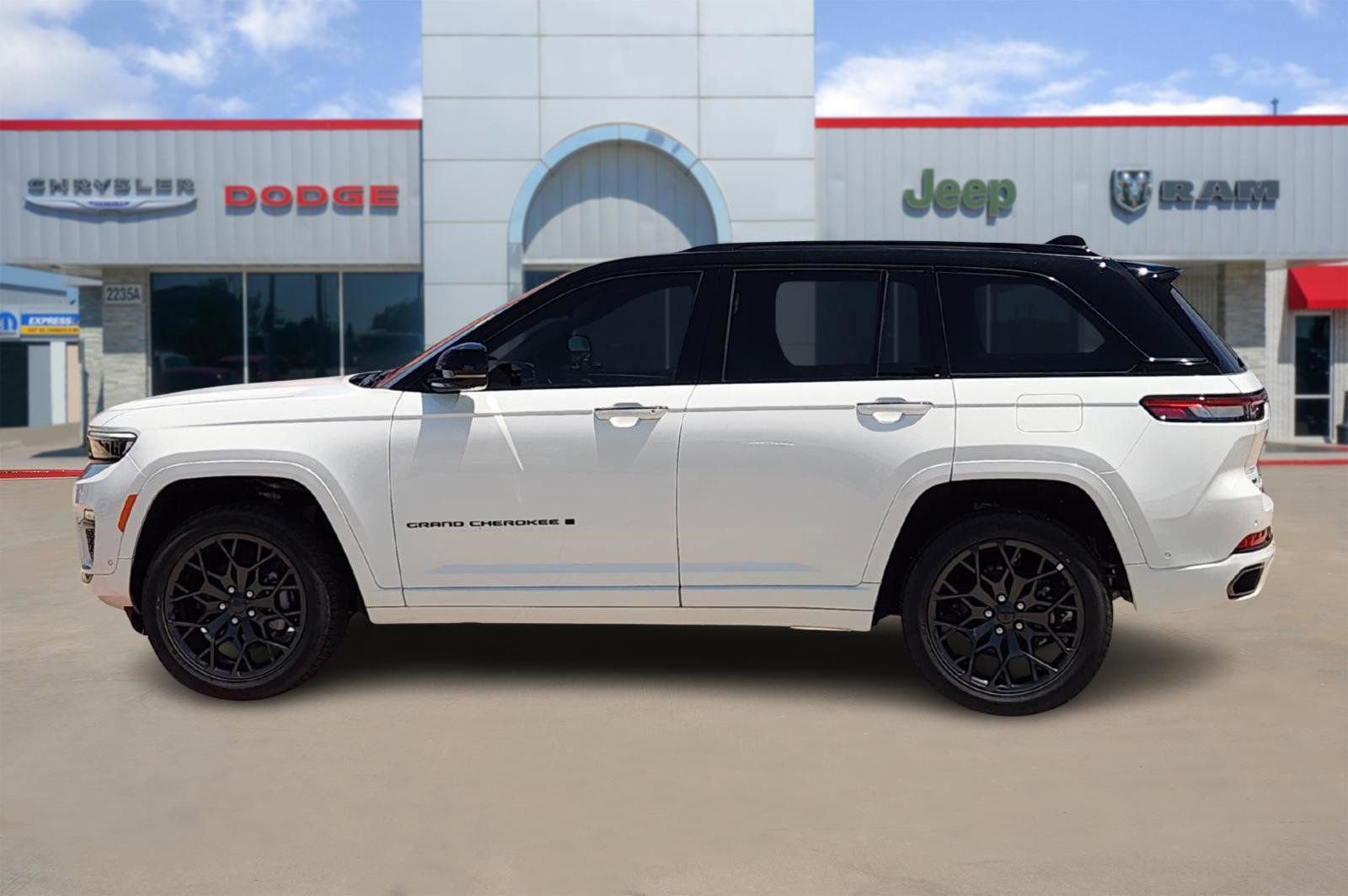 New 2025 Jeep Grand Cherokee Summit w/ High Altitude Package image 3