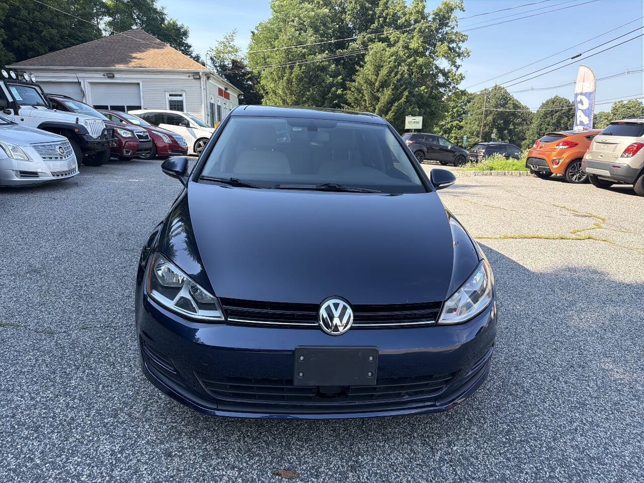 Used 2017 Volkswagen Golf Wolfsburg Edition FWD image 3