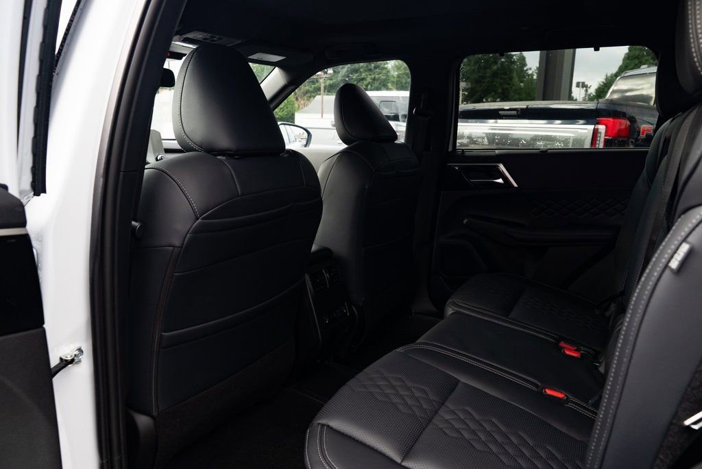 New 2025 Mitsubishi Outlander SEL Black Edition AWD/4WD image 21
