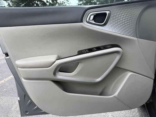 Certified 2023 Kia Soul LX w/ Option Group 015 FWD image 11