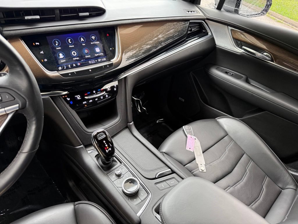 Used 2021 Cadillac XT6 Premium Luxury w/ Platinum Package AWD/4WD image 32