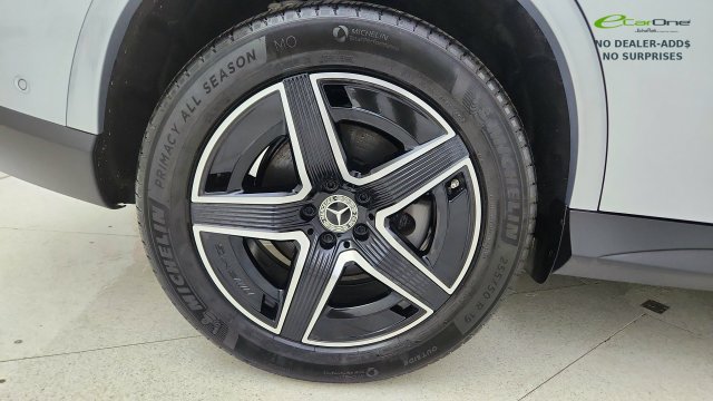 Used 2025 Mercedes-Benz GLC 300 4MATIC image 80
