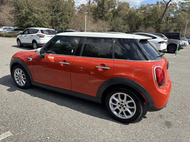 Used 2021 MINI Cooper 4-Door Hardtop image 4