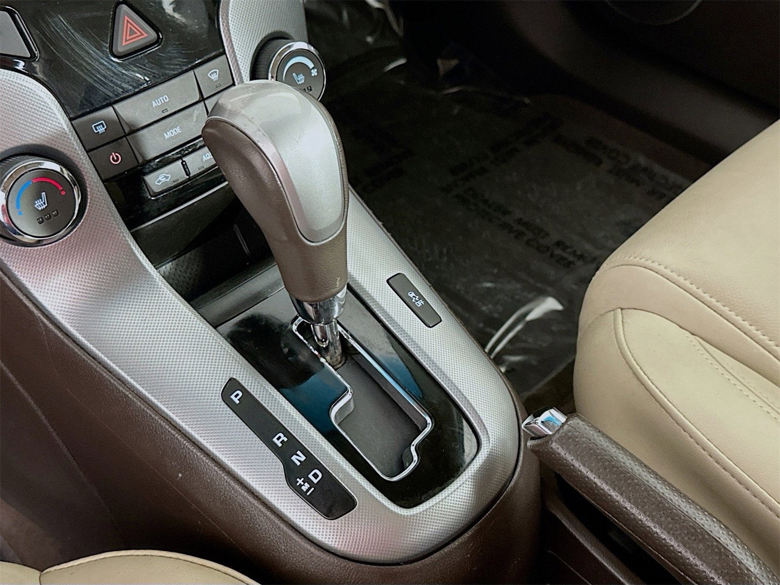 Used 2011 Chevrolet Cruze LTZ image 15