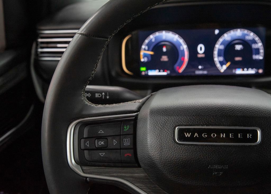 Used 2024 Jeep Wagoneer Series III AWD/4WD image 30