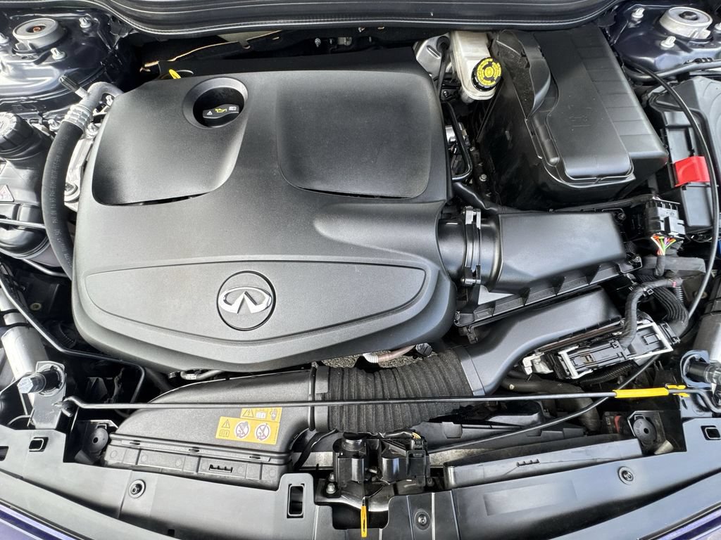 Certified 2018 INFINITI QX30 Sport w/ Sport Leather Package FWD image 18