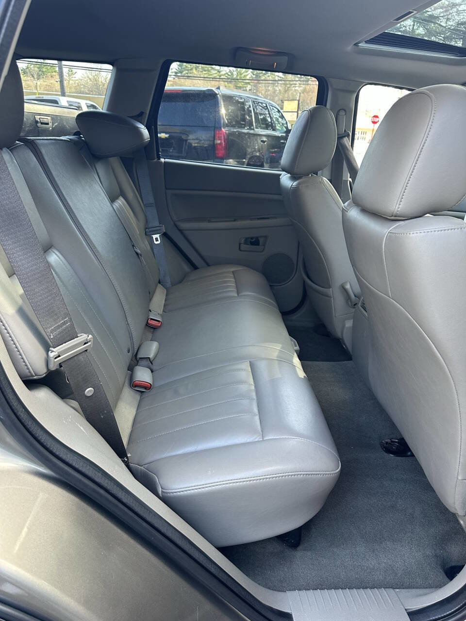 Used 2006 Jeep Grand Cherokee Laredo AWD/4WD image 9