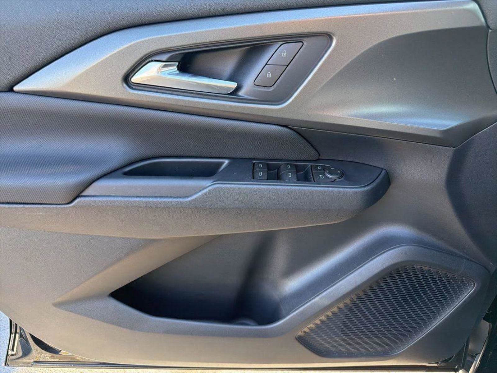 New 2026 Chevrolet Equinox EV LT FWD image 17