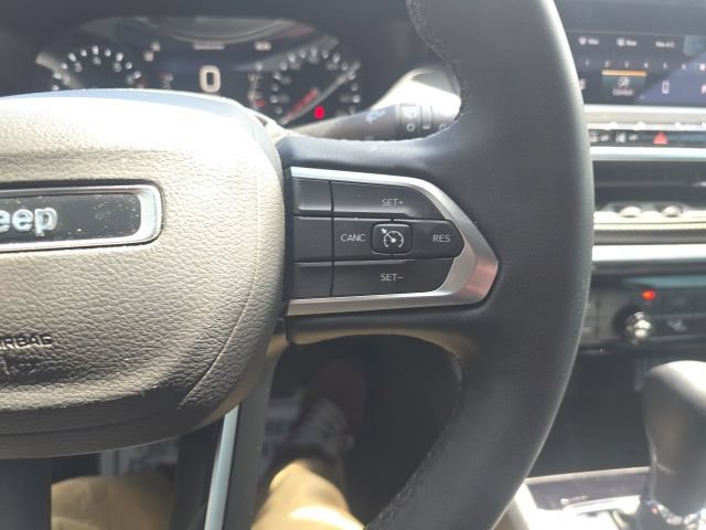 Used 2025 Jeep Compass Latitude w/ Altitude Special Edition AWD/4WD image 16