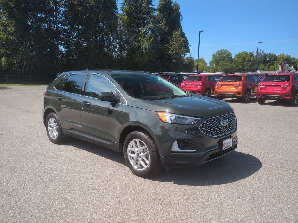 Used 2024 Ford Edge SEL AWD/4WD image 3