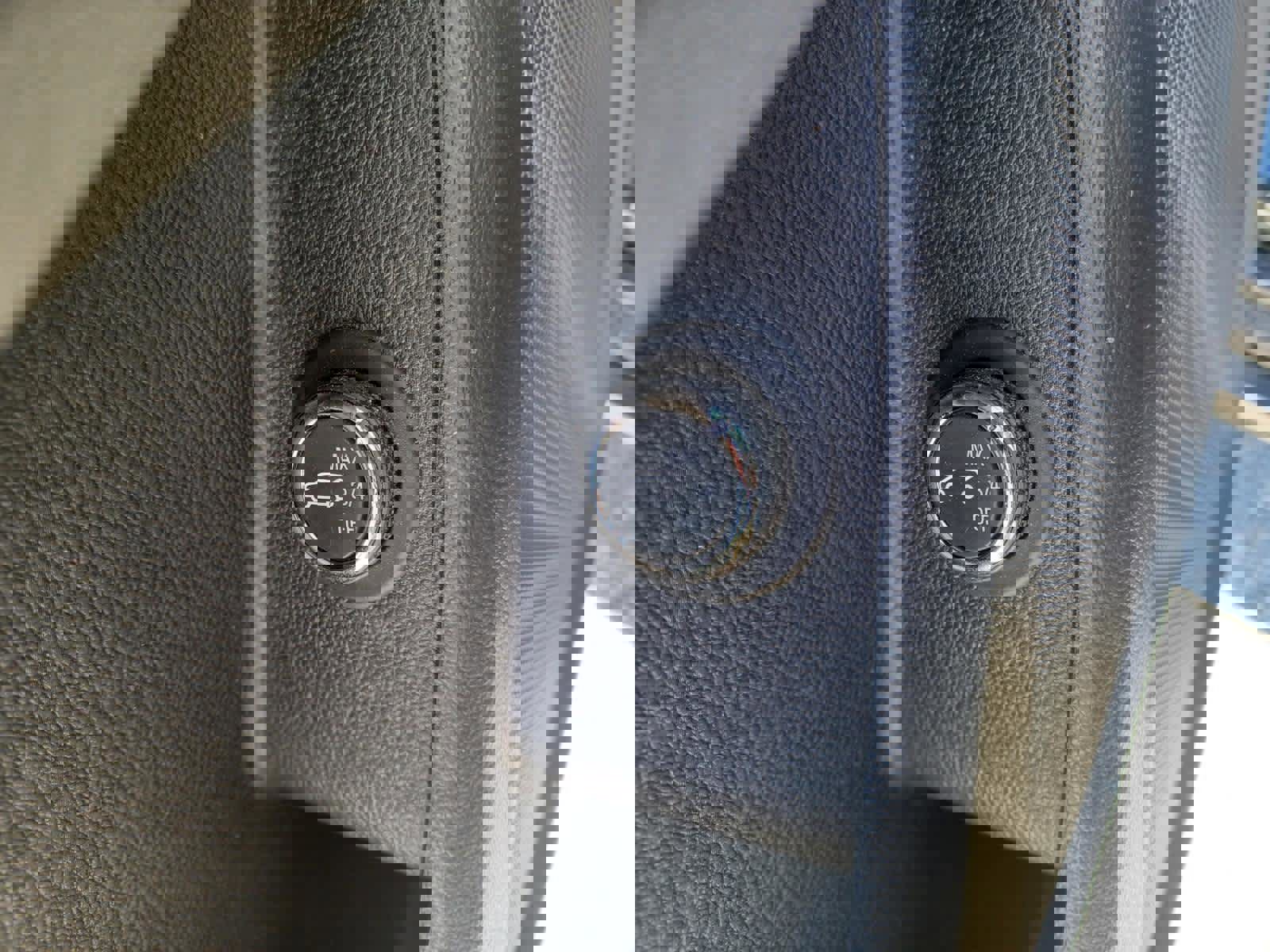 Used 2020 Chevrolet Traverse LT w/ Driver Confidence II Package image 15