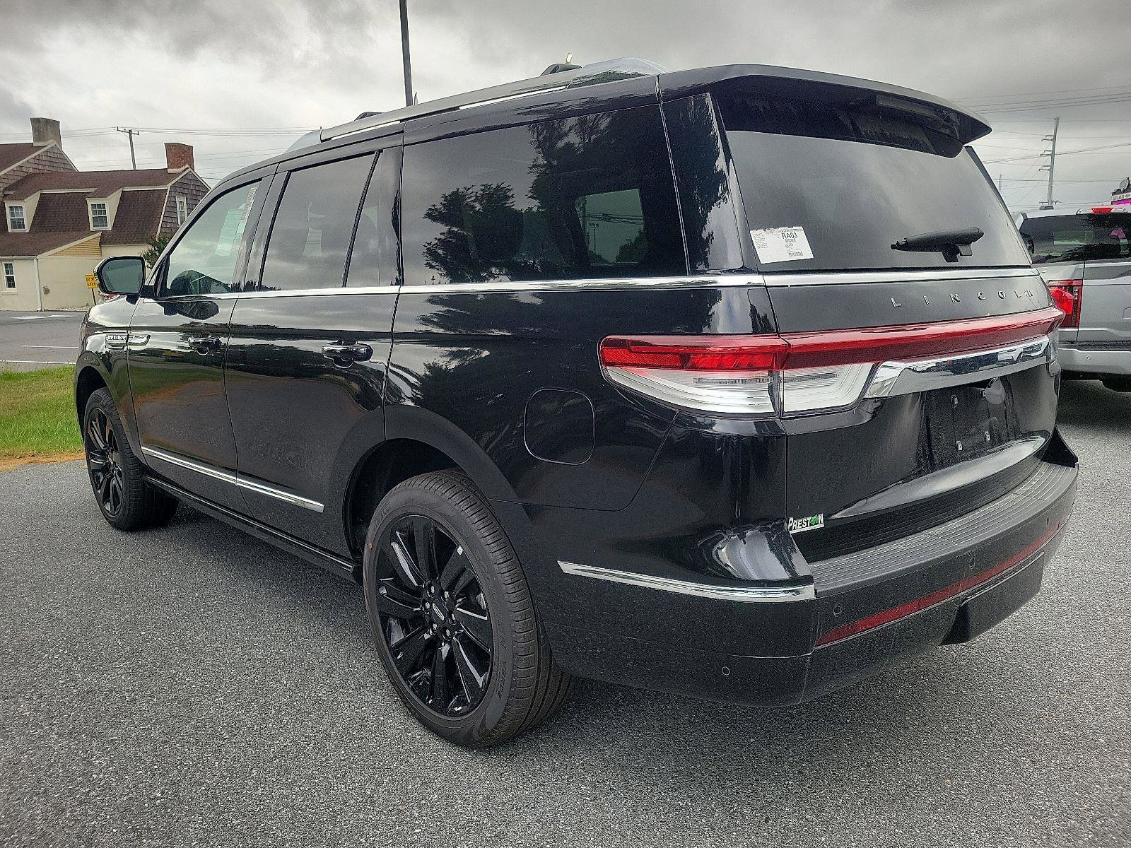 New 2024 Lincoln Navigator Reserve image 4