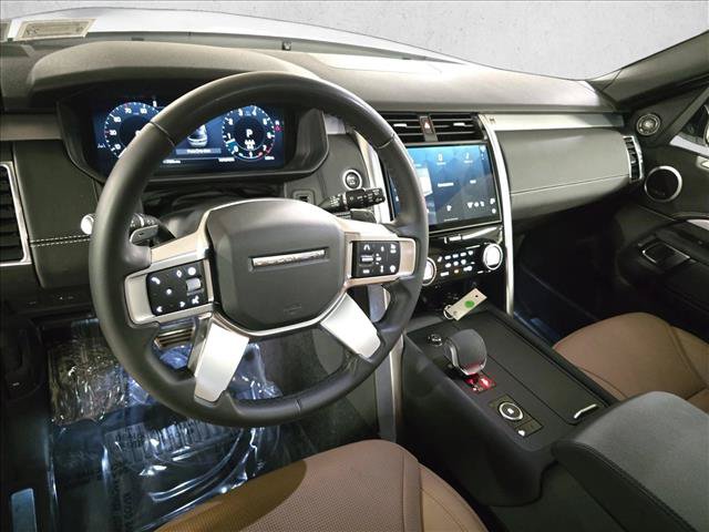 New 2025 Land Rover Discovery Dynamic SE AWD/4WD image 18