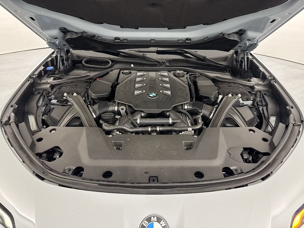 Used 2023 BMW 760i xDrive AWD/4WD image 33