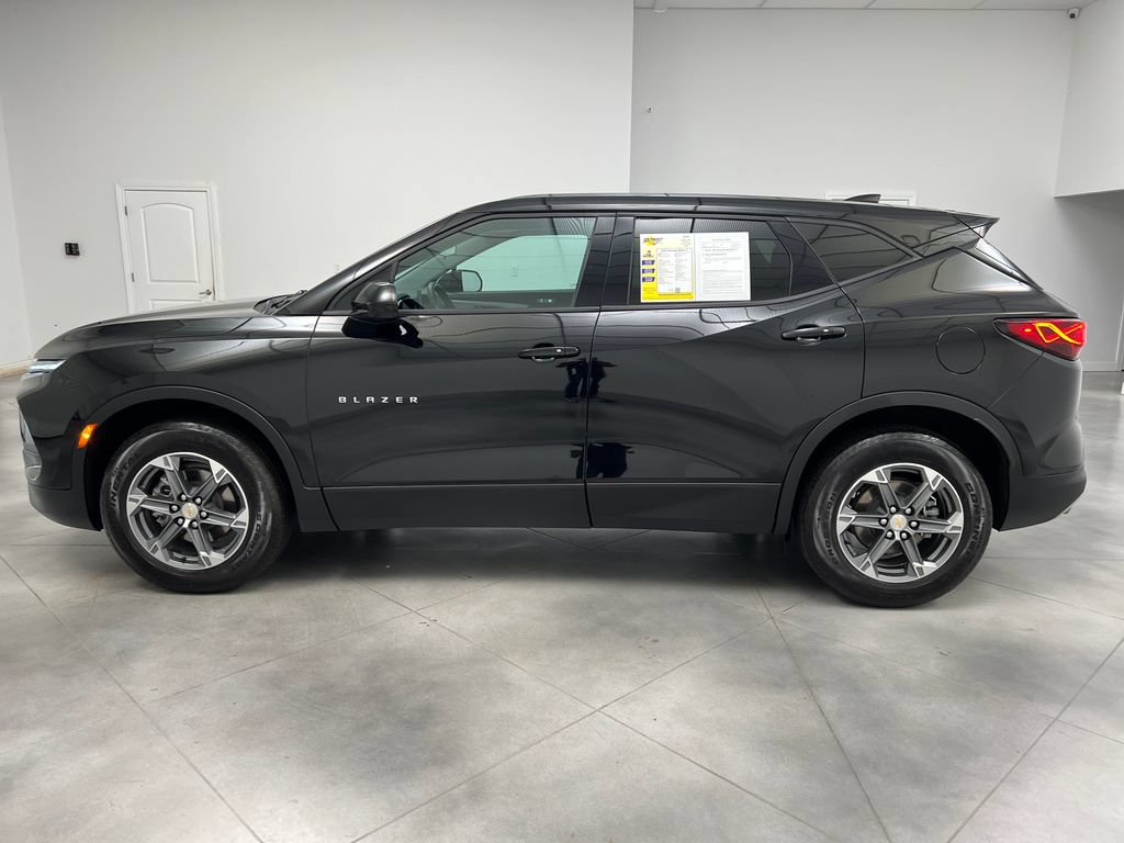 Used 2025 Chevrolet Blazer LT FWD image 5