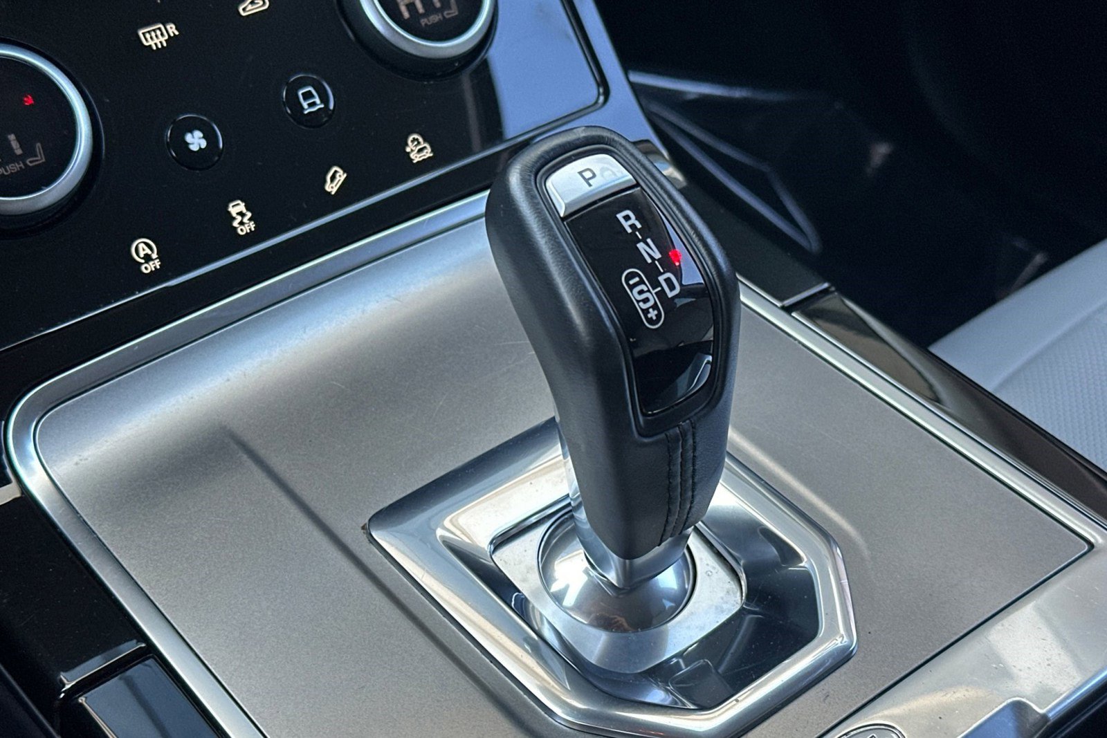 Used 2023 Land Rover Range Rover Evoque S image 23