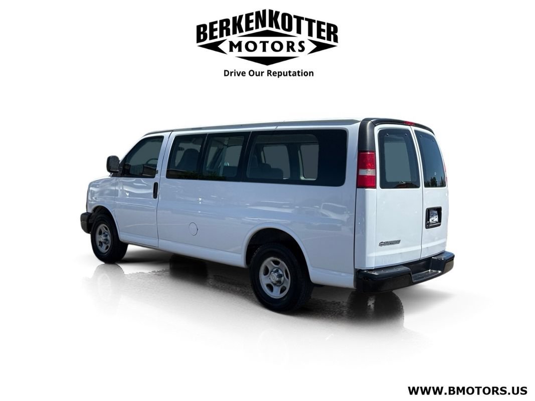 Used 2007 Chevrolet Express 1500 Passenger RWD image 5